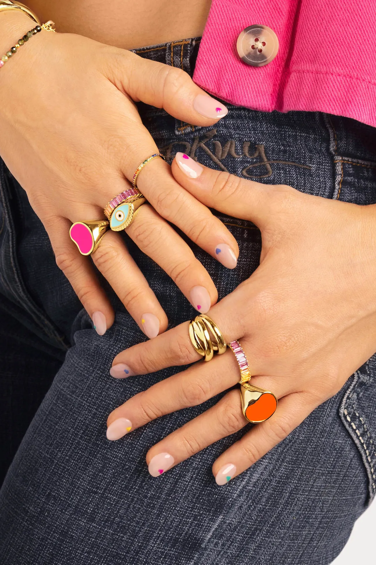 Anillo Signet Bean Neon Orange Enamel Baño Oro