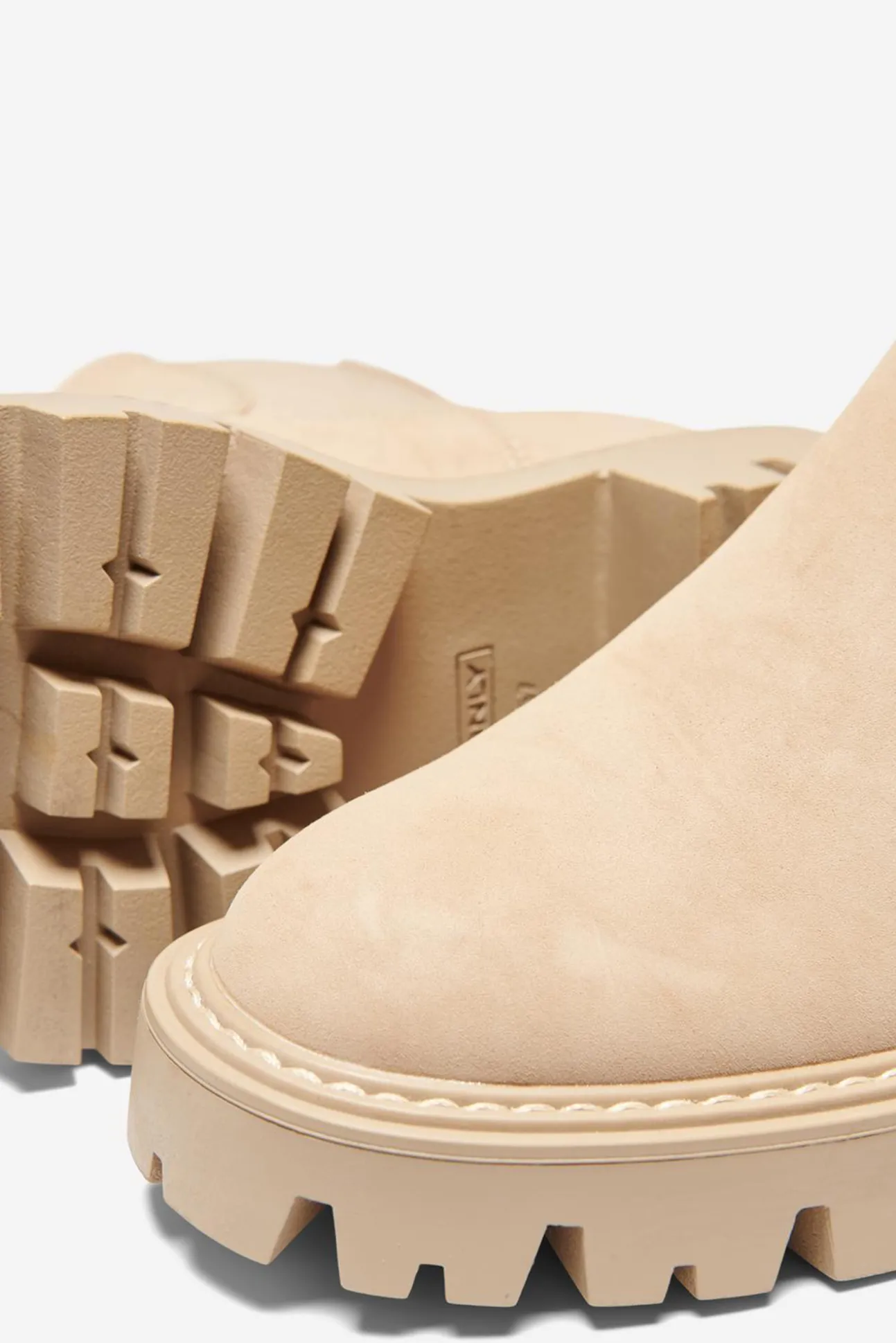 Bota Chelsea Suela Track Polipiel
