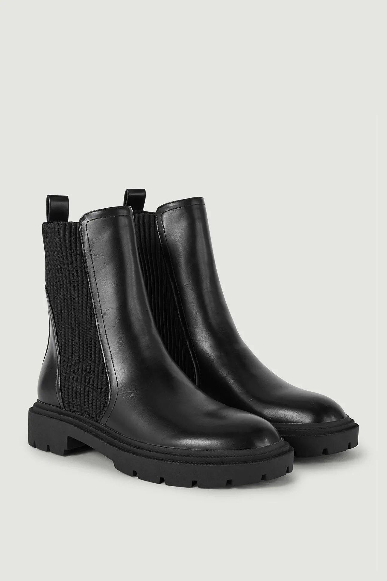 Botines Con Suela Dentada