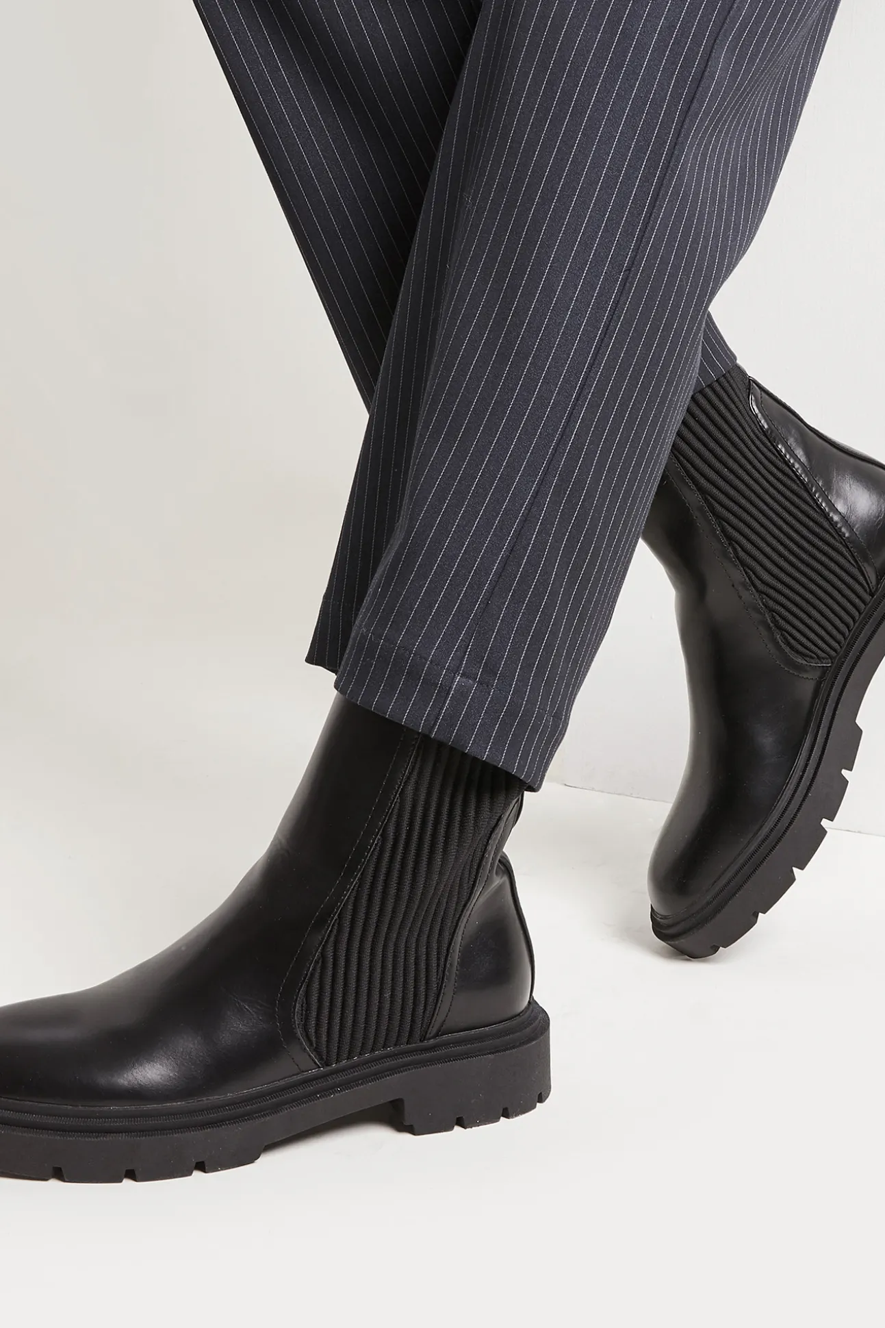Botines Con Suela Dentada