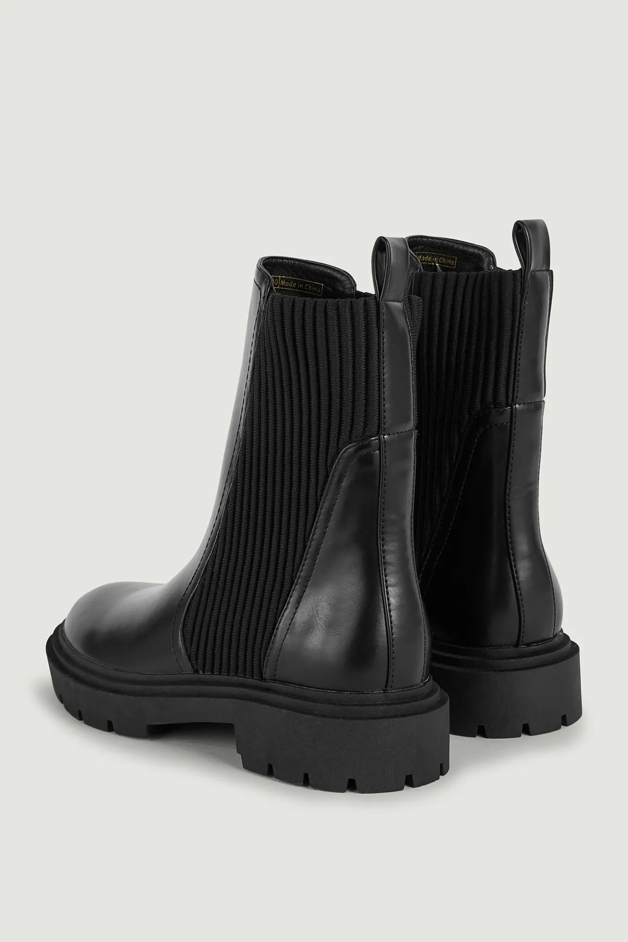Botines Con Suela Dentada