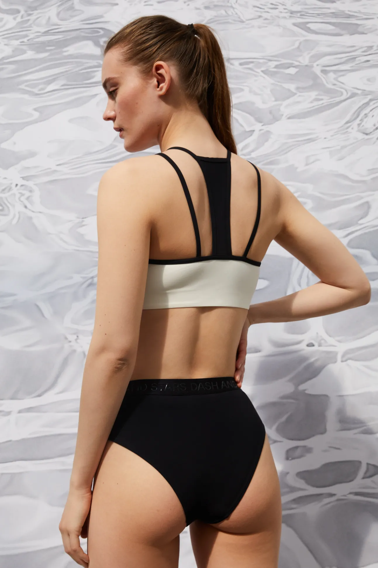 Braguita Alta De Bikini Negra Quick Dry