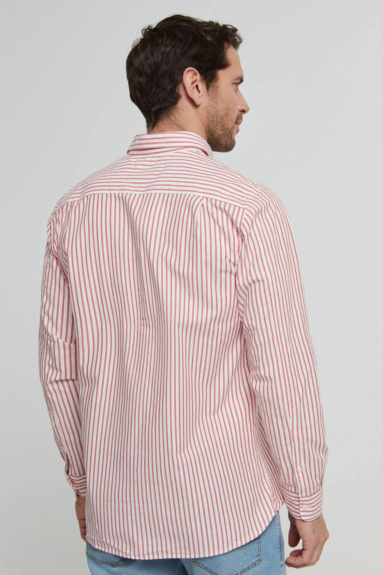 Camisa Hombre A Rayas Regular Fit.