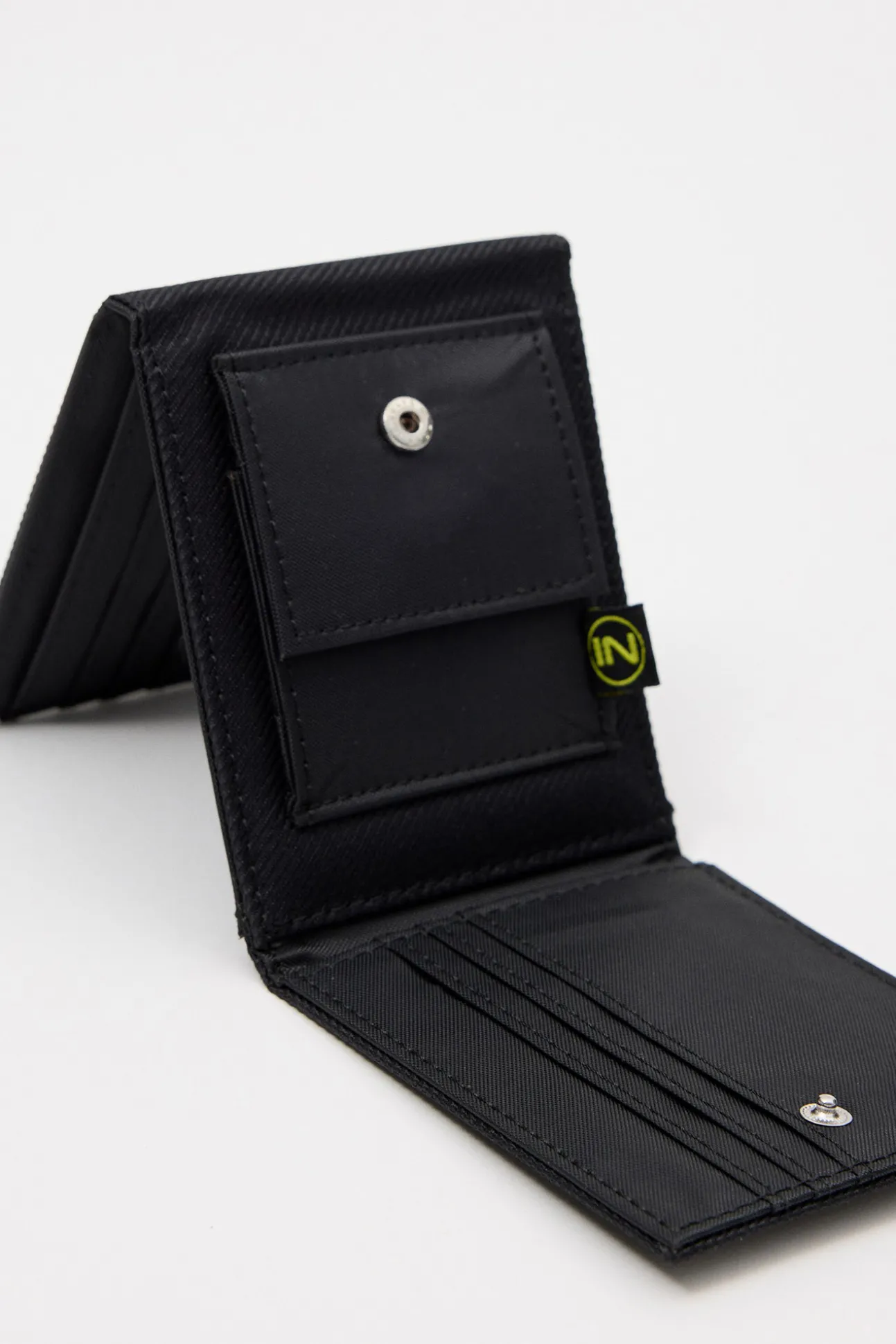 Cartera Nylon Con Textura