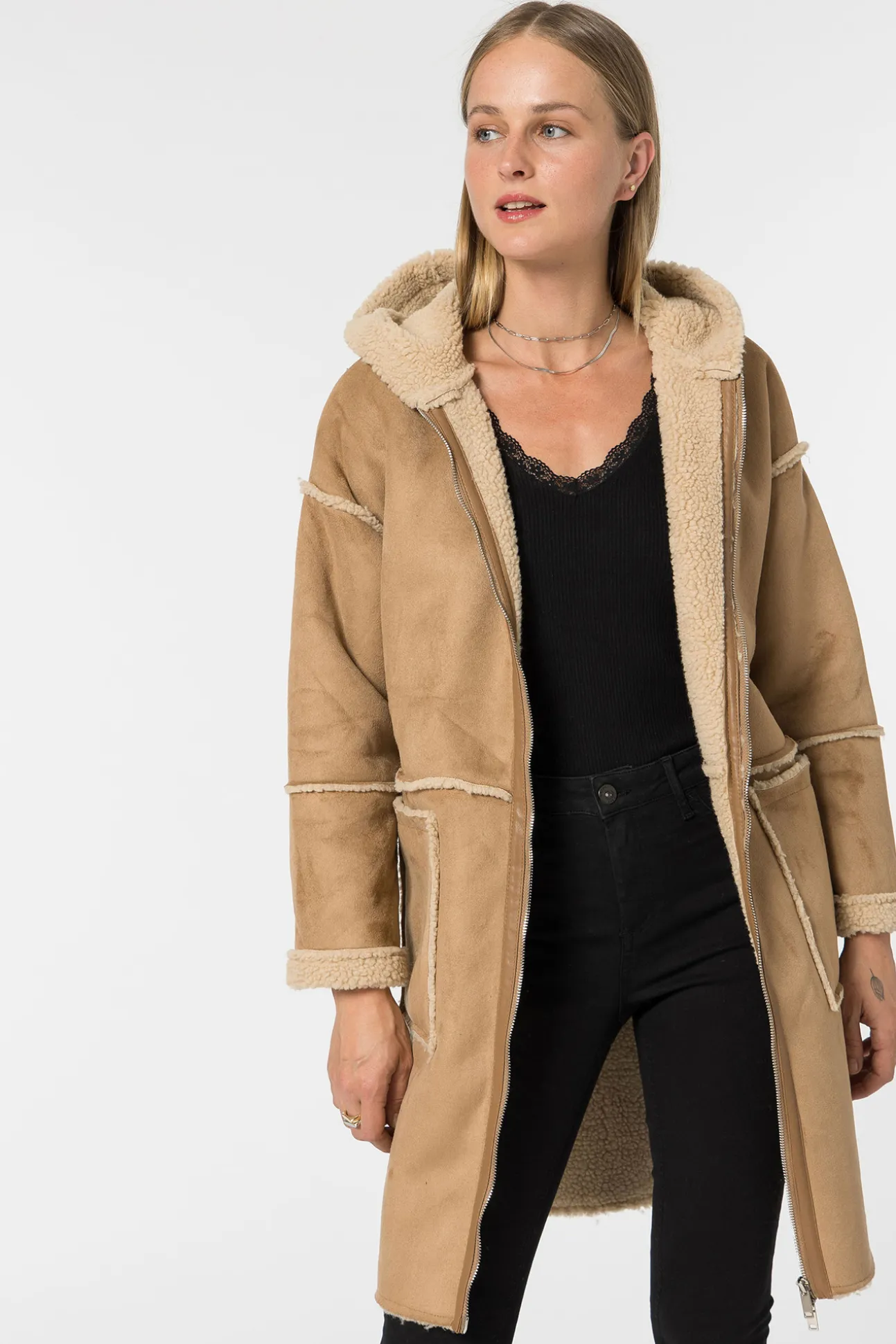 Chaqueta Oveja Polipiel Con Capucha