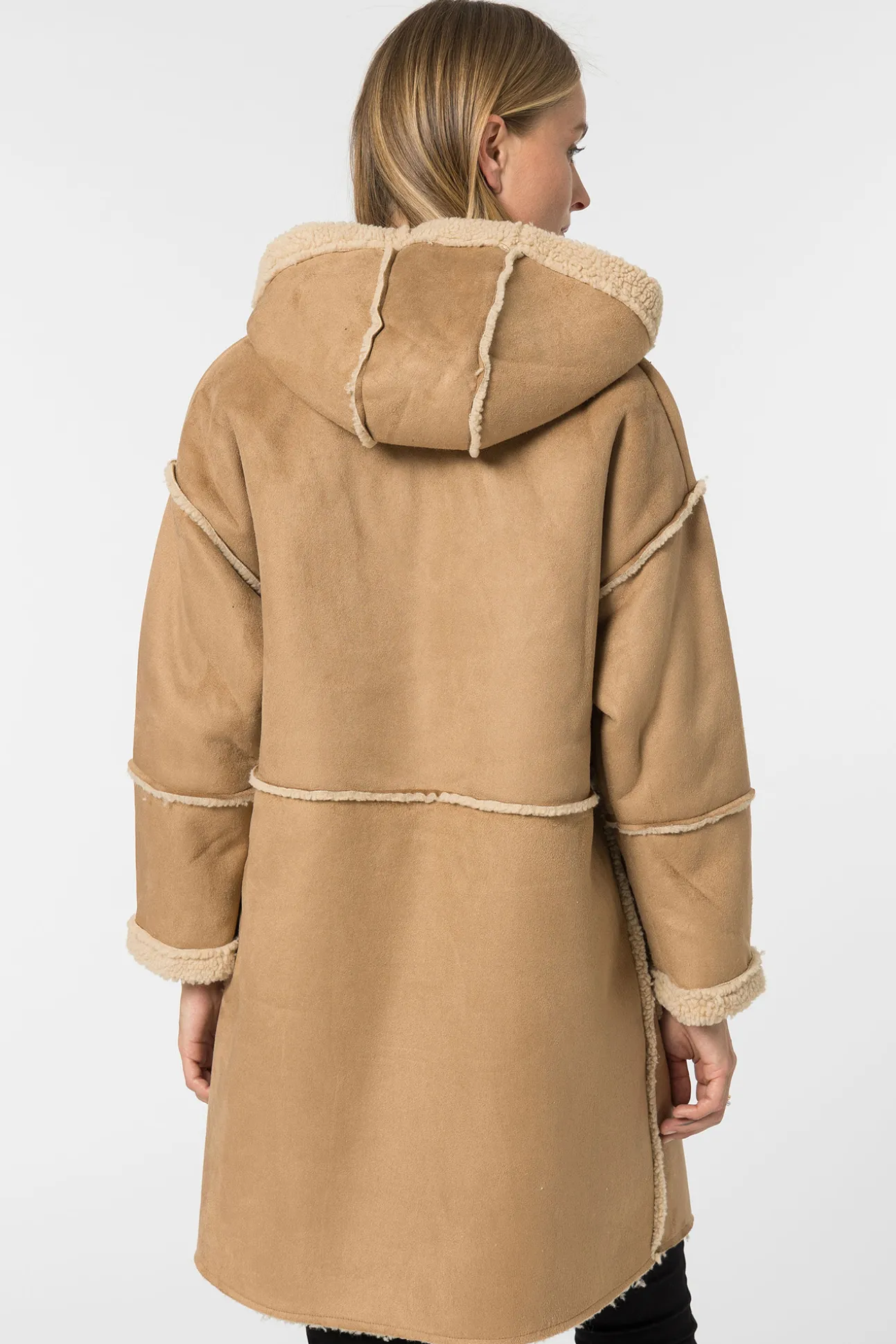 Chaqueta Oveja Polipiel Con Capucha