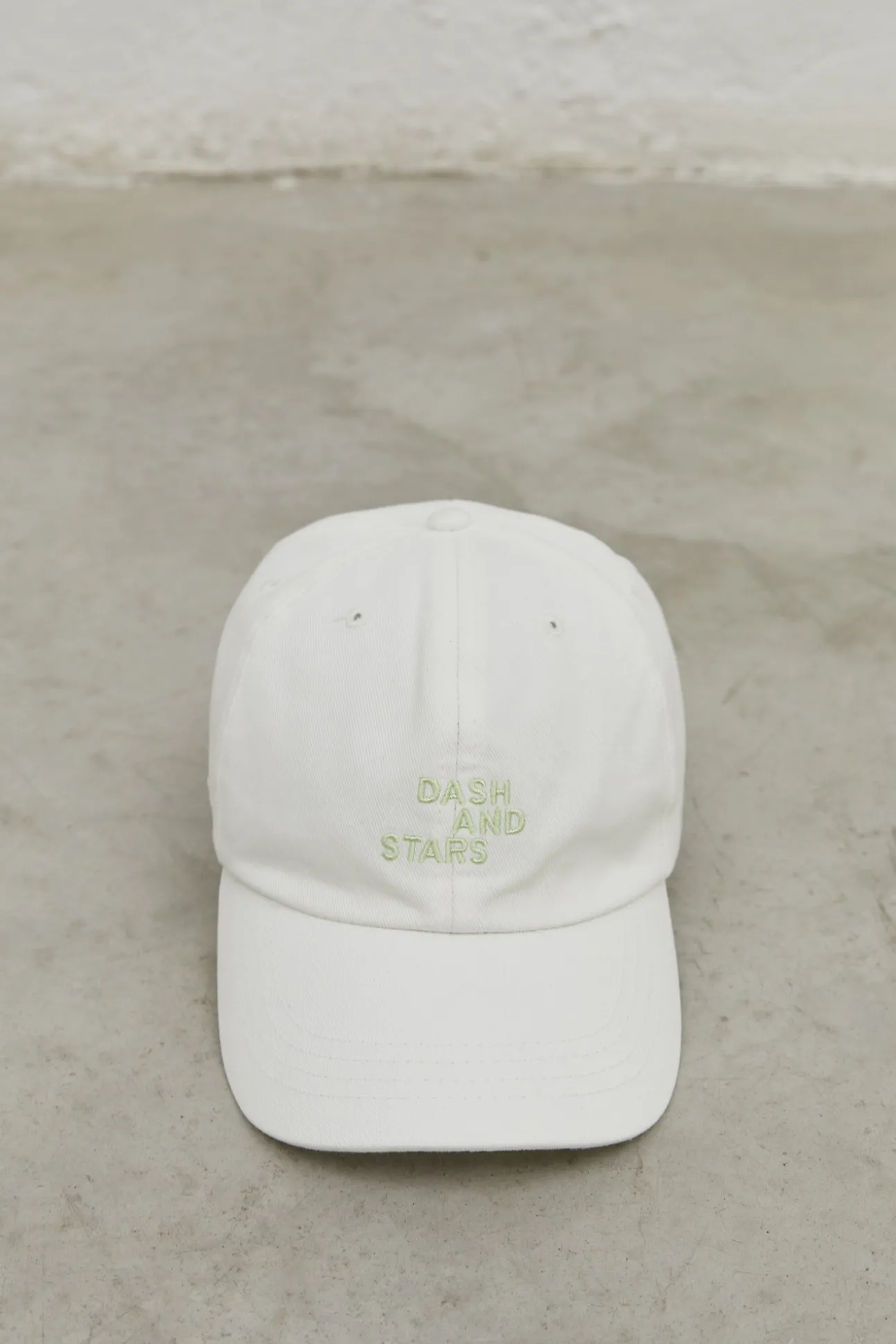 Gorra Blanca Logo Bordado