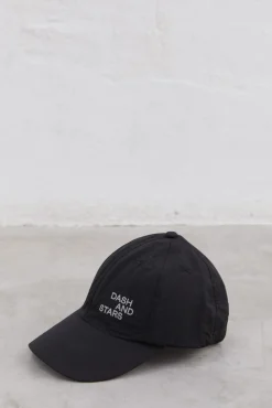 Gorra Negra Tecnica Logo Reflectante