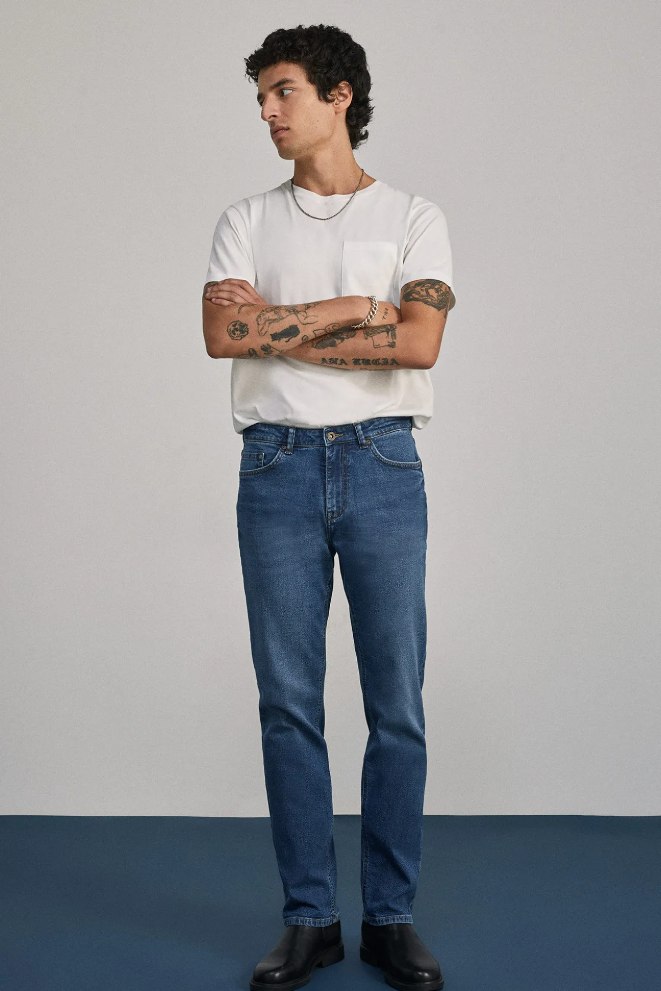 Jeans Regular Lavado Medio