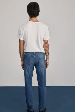 Jeans Regular Lavado Medio