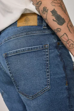 Jeans Regular Lavado Medio