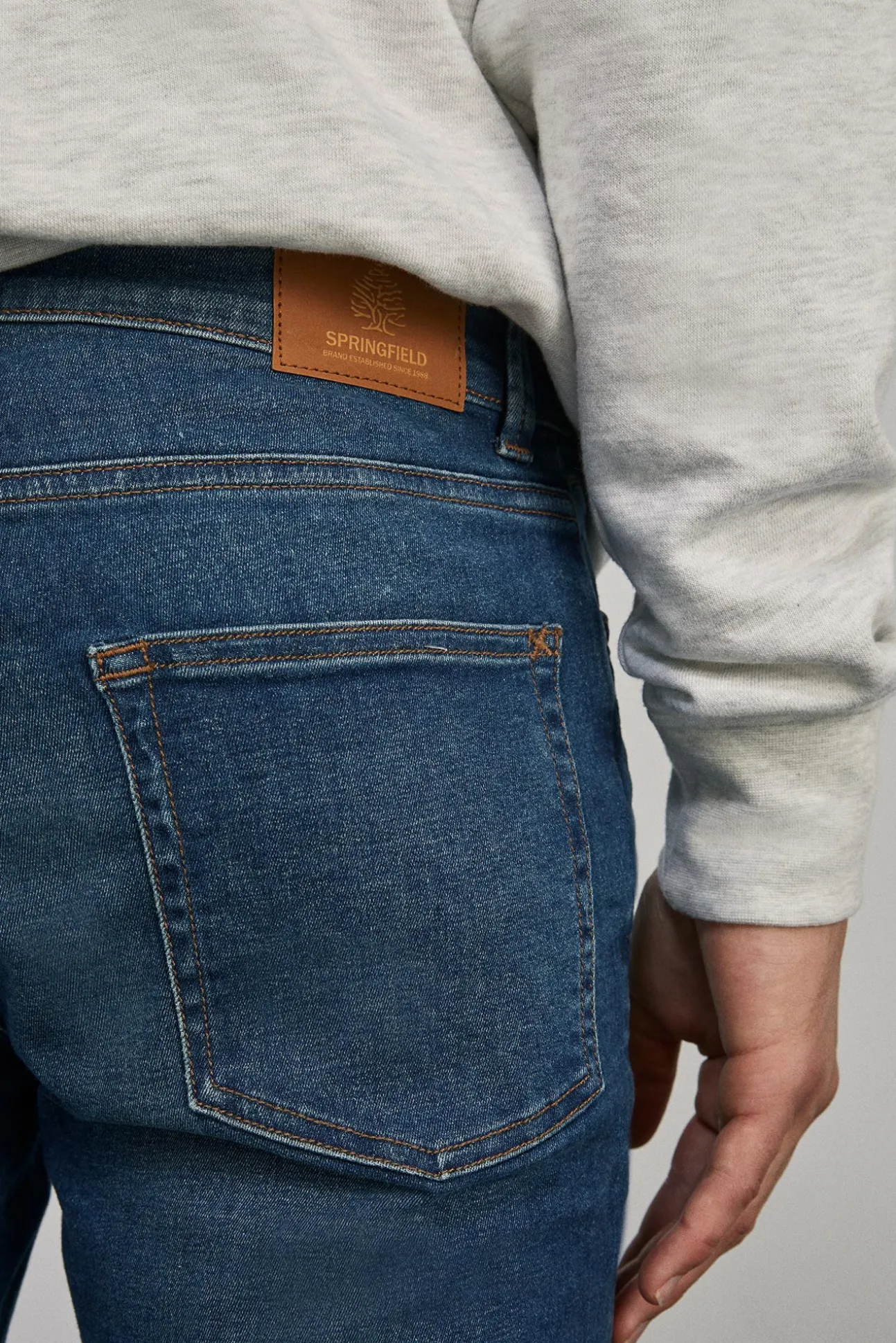 Jeans Skinny Lavado Medio Oscuro Ensuciado