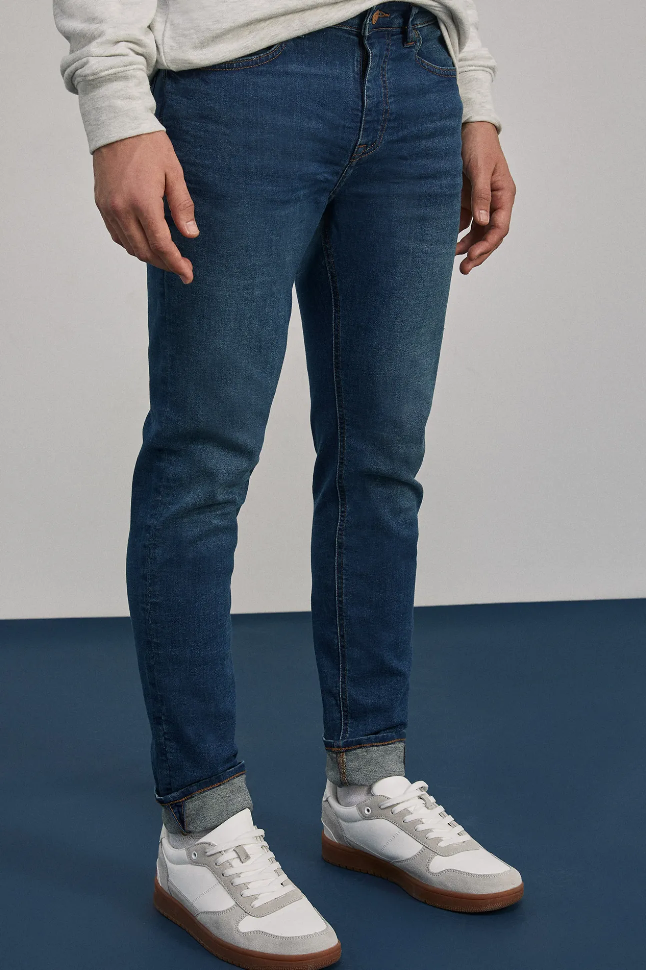 Jeans Skinny Lavado Medio Oscuro Ensuciado