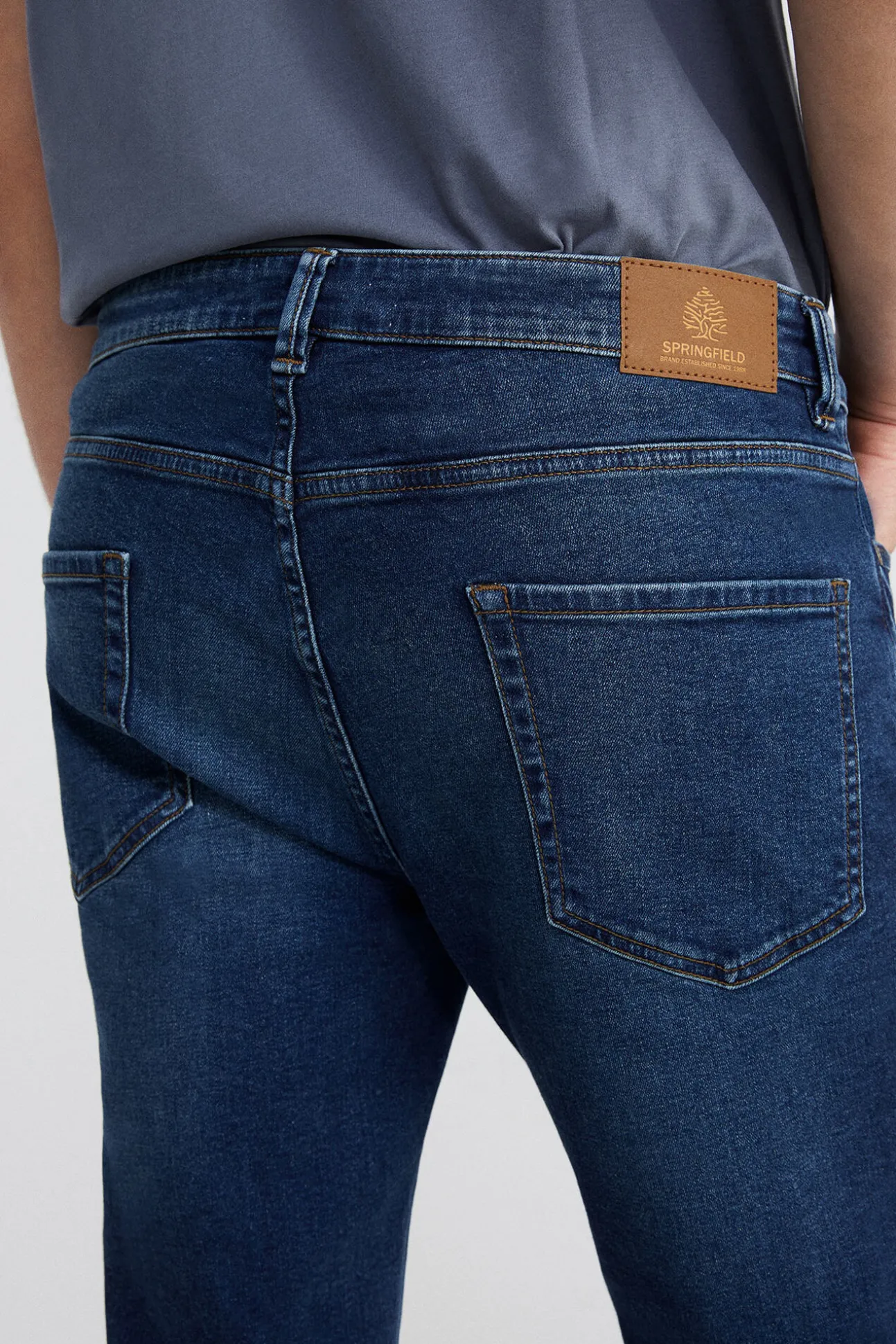 Jeans Skinny Lavado Oscuro Ensuciado