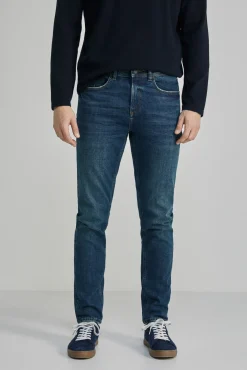Jeans Slim Lavado Medio Oscuro