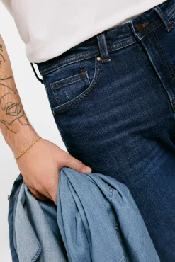 Jeans Slim Lavado Medio Oscuro