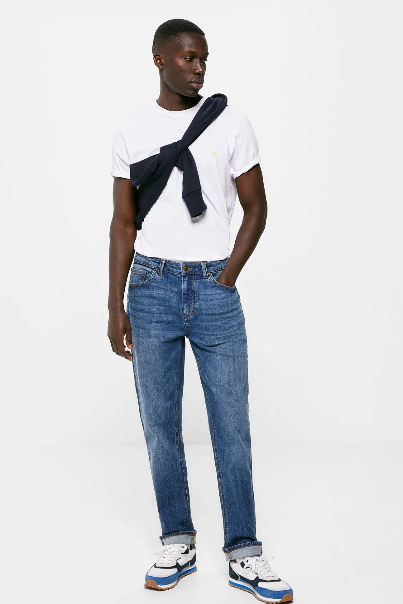 Jeans Slim Ligero Lavado Medio Oscuro