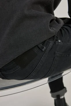 Jeans Slim Ligero Negro Lavado