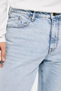 Jeans Slim Straight Lavado Medio Claro