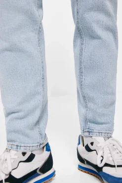 Jeans Slim Straight Lavado Medio Claro