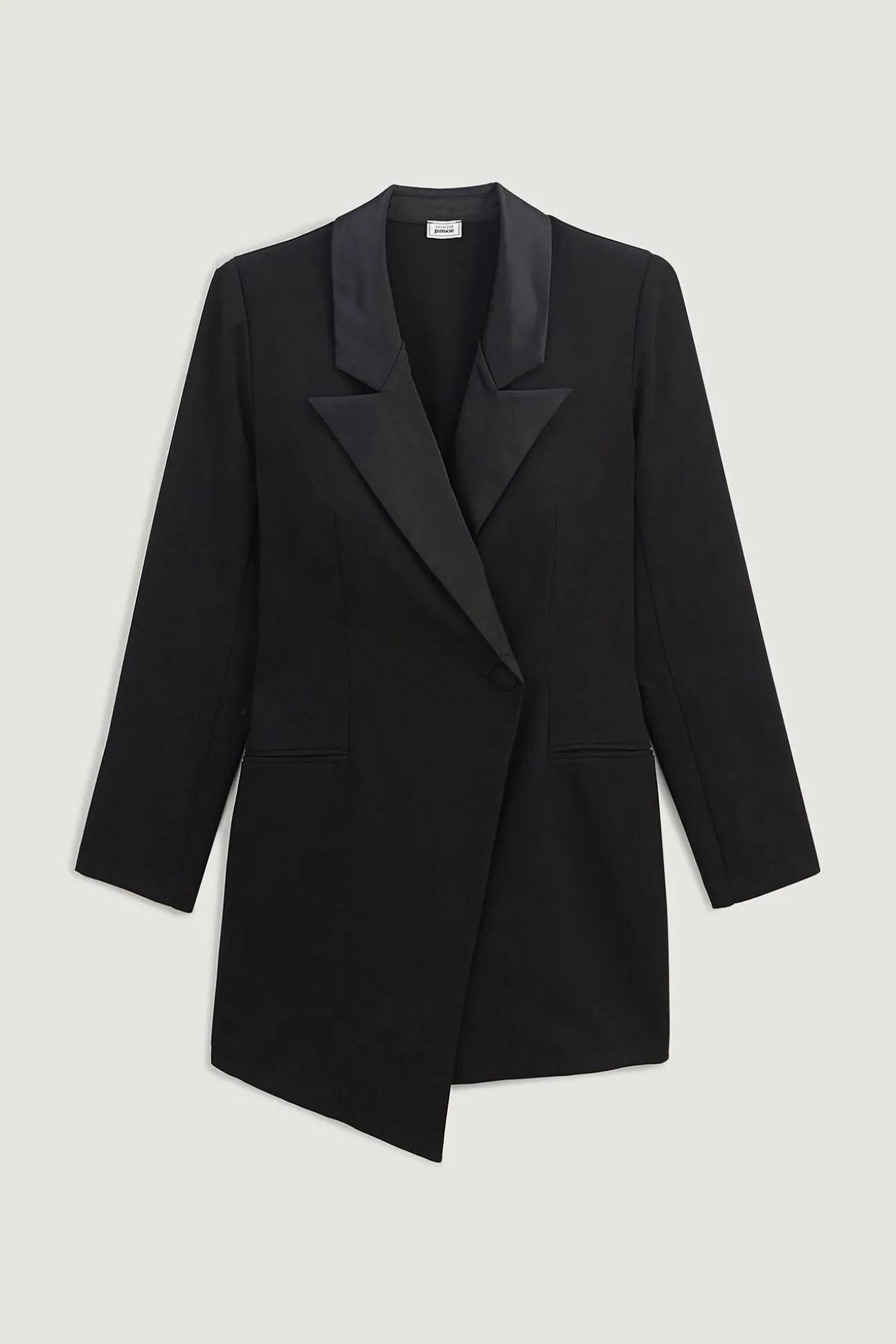 Mono Corto Blazer Con Cuello Saten