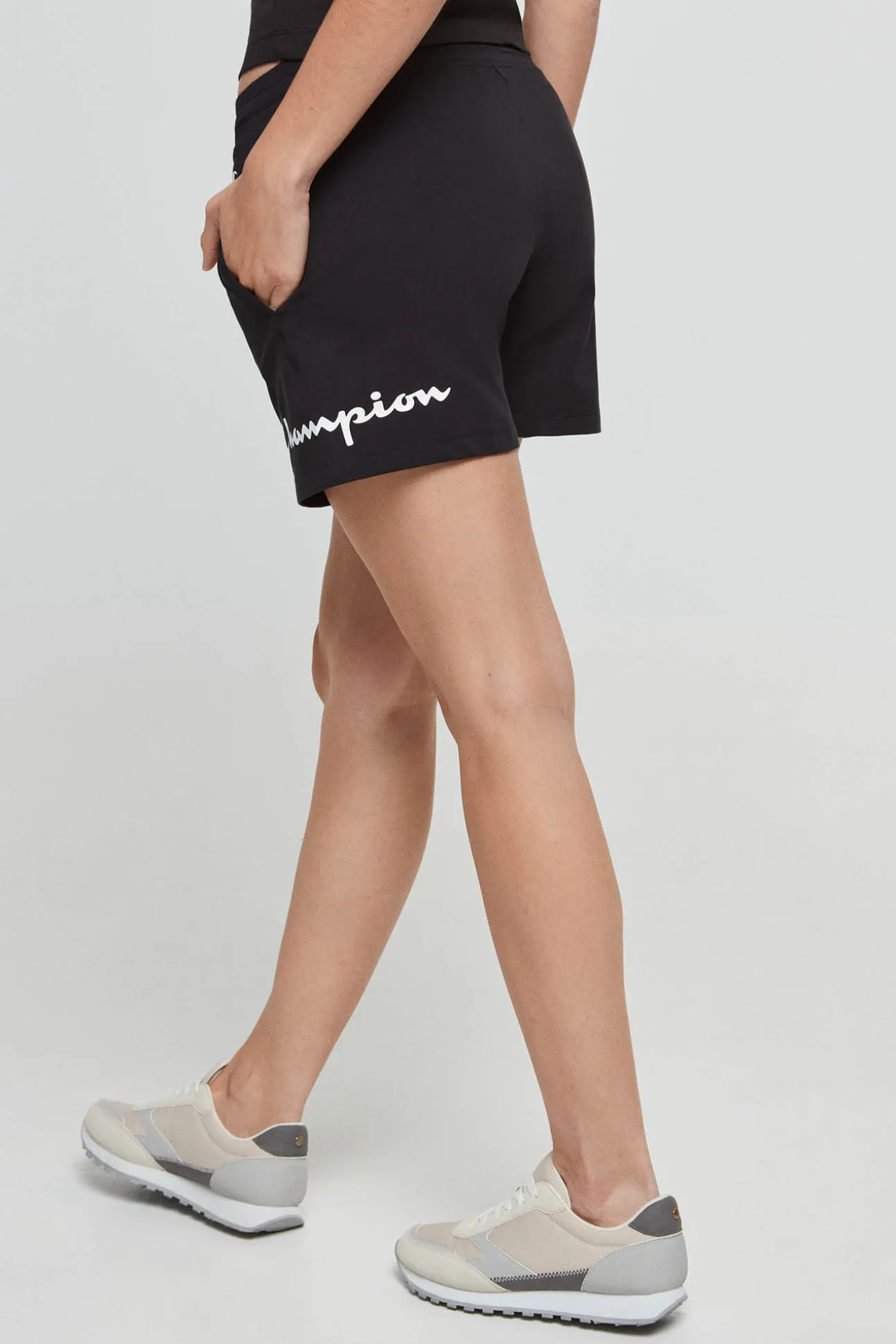 Pantalon Corto Con Cordones