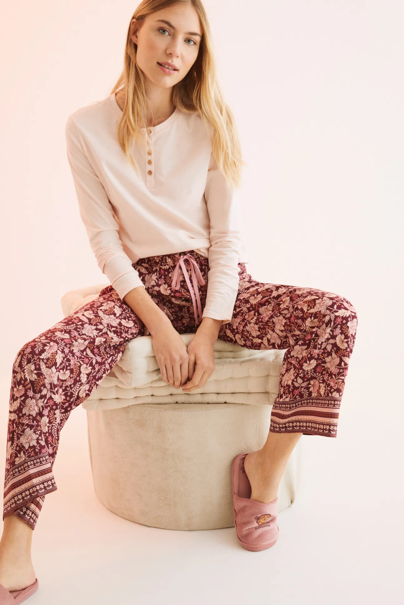 Pantalon Largo Flores Granate