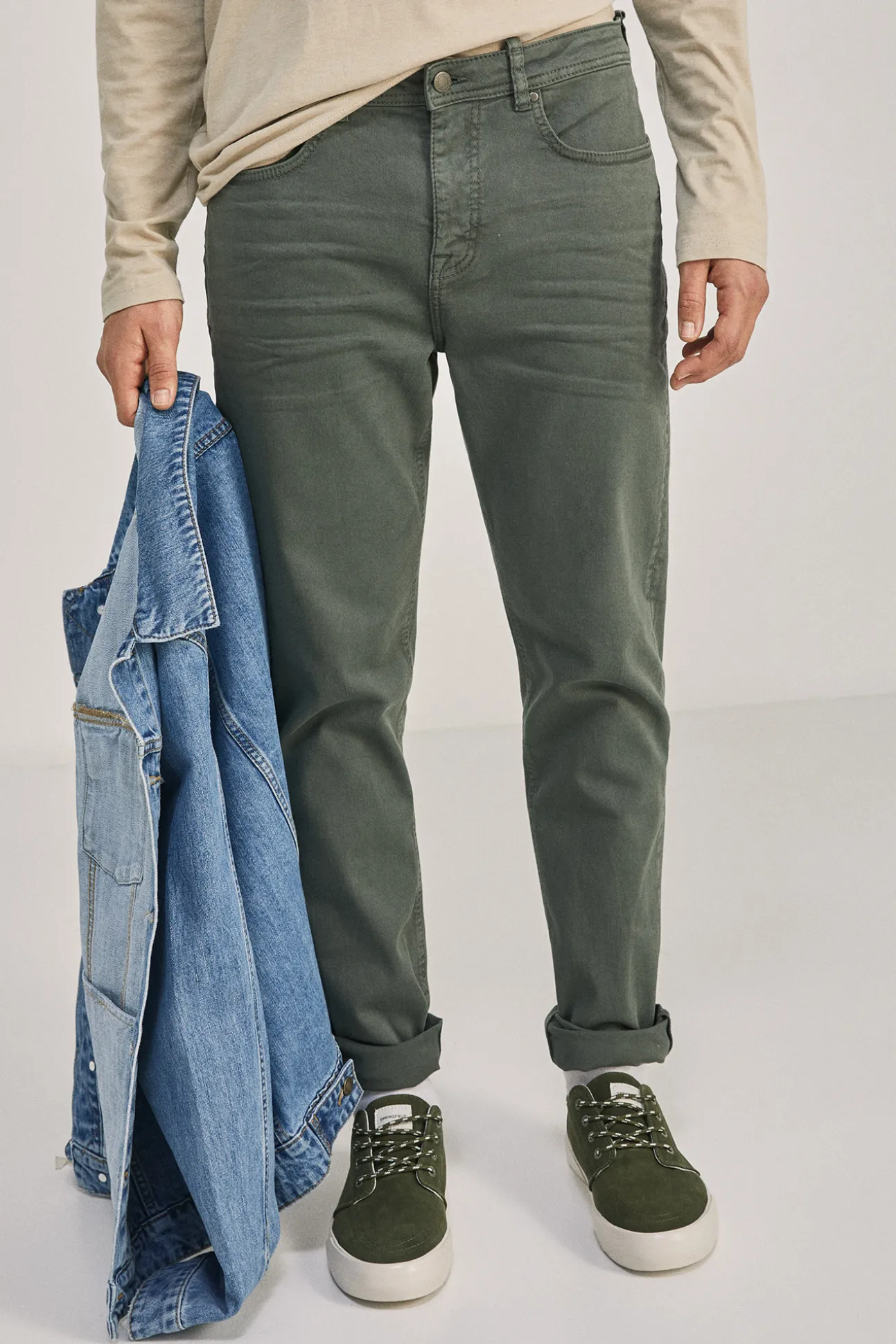 Pantalon Slim 5 Bolsillos Color