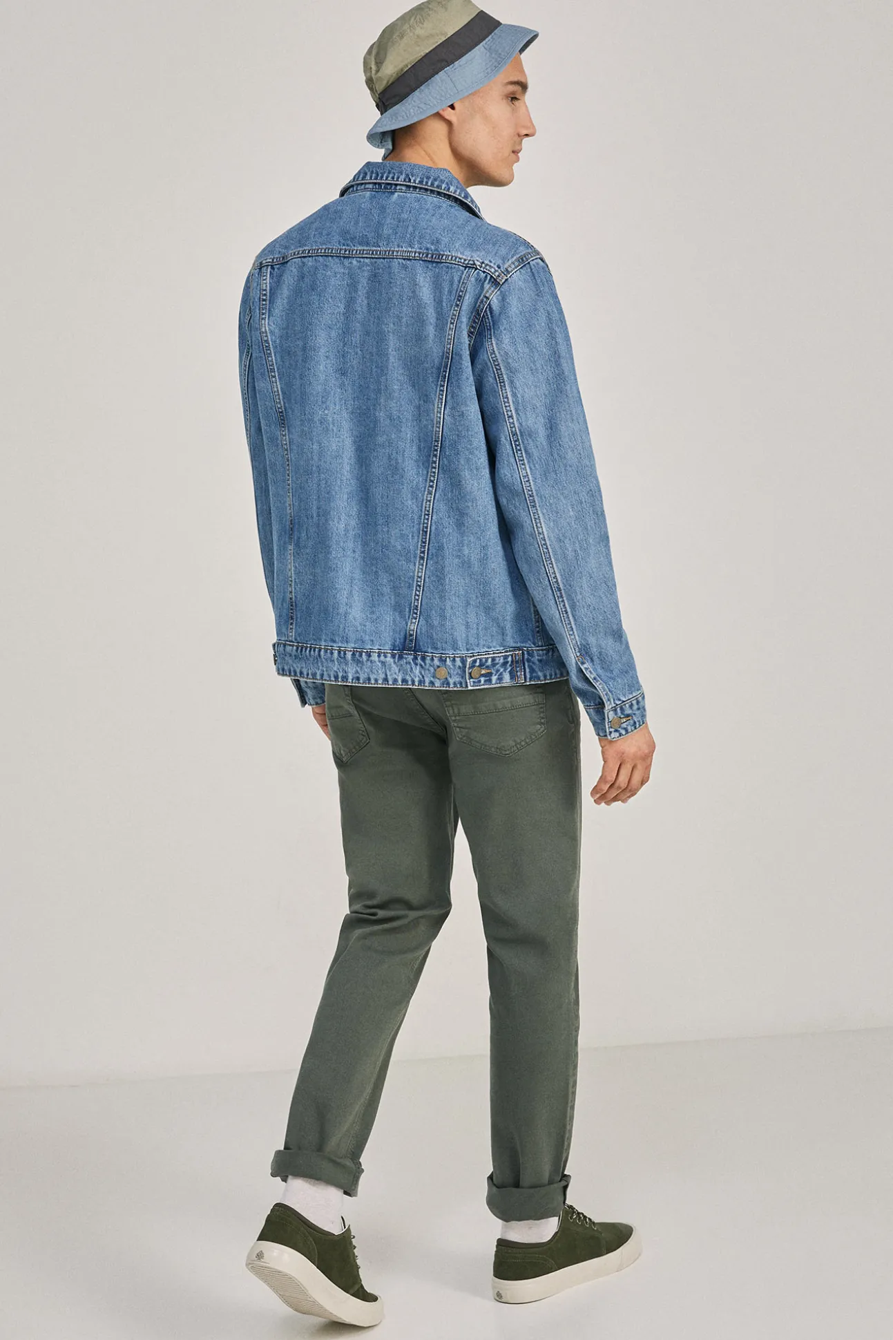 Pantalon Slim 5 Bolsillos Color
