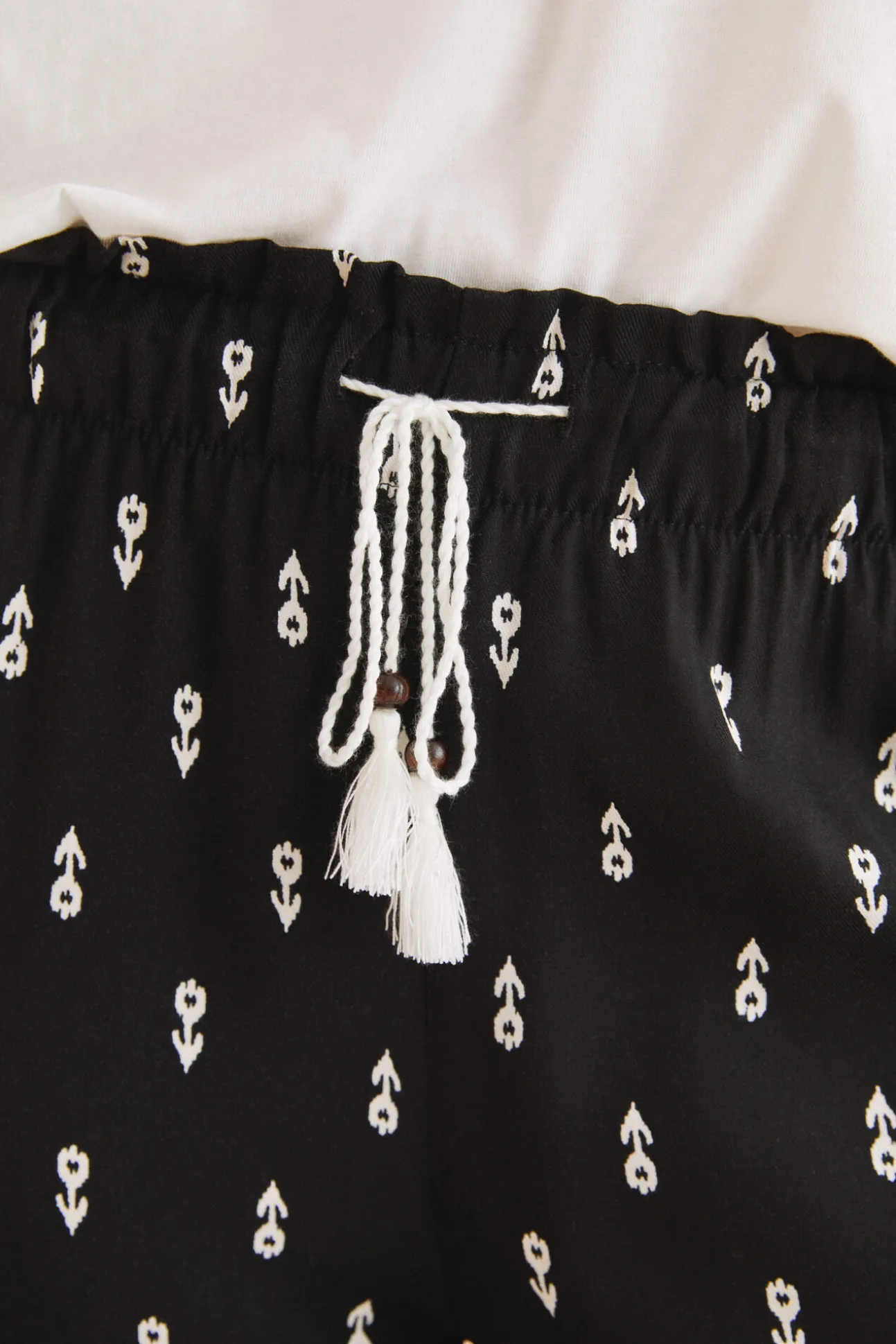 Pantalon Viscosa Estampado Blanco Y Negro