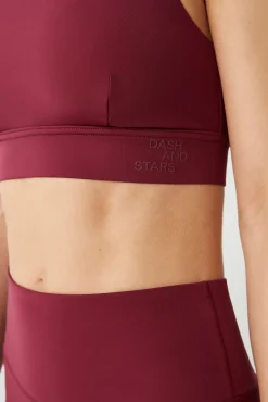 Top Deportivo Asimetrico Granate Collagen Feel