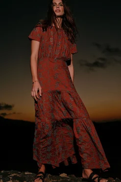 Vestido Bordados Perforados