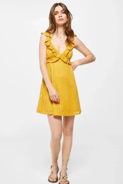Vestido Corto Crochet Escote Volante