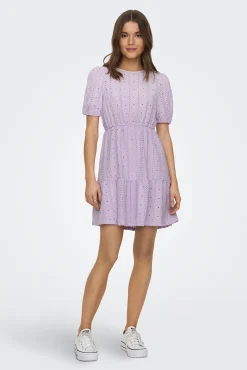 Vestido Corto Detalles Calados