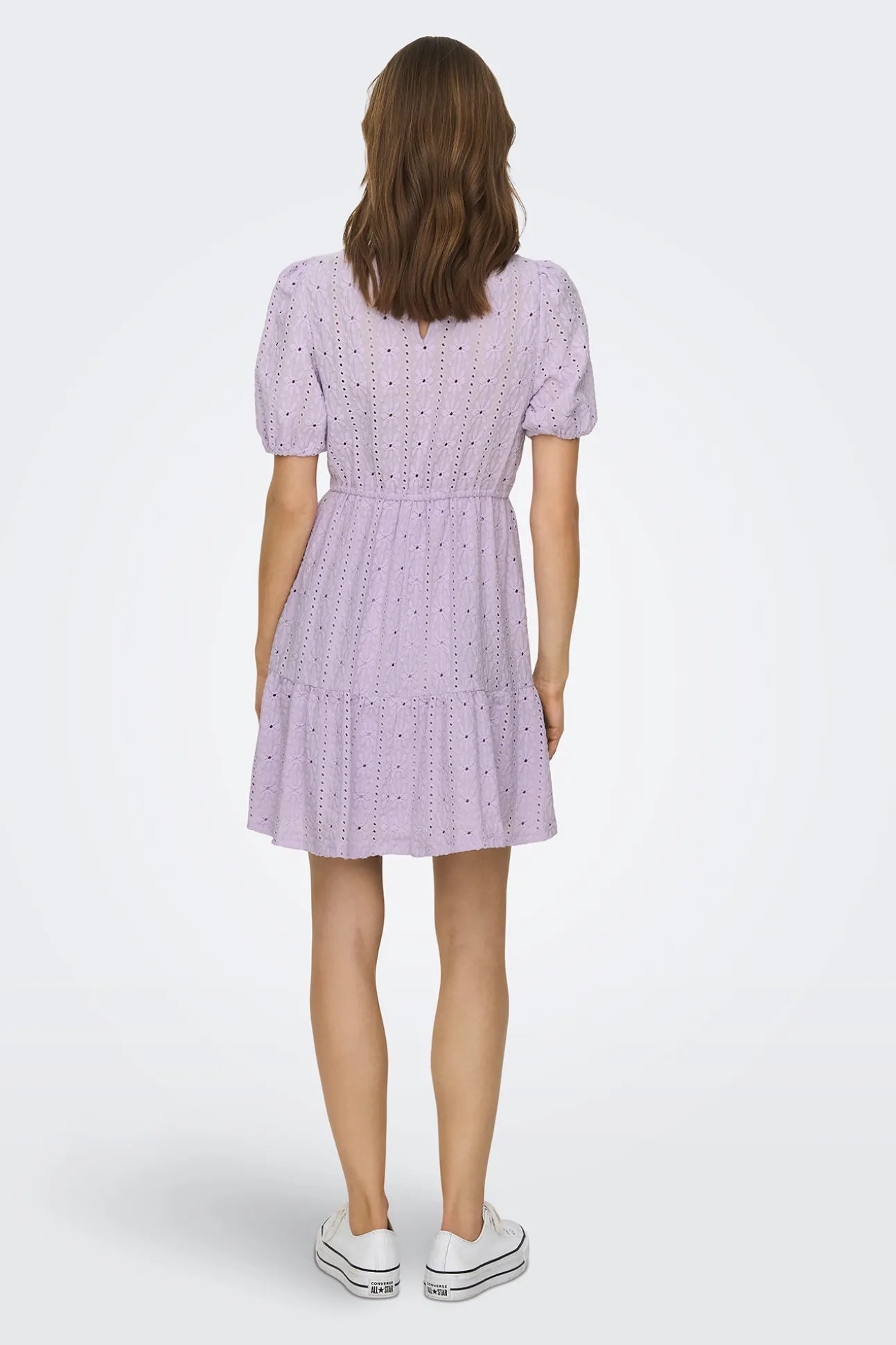 Vestido Corto Detalles Calados