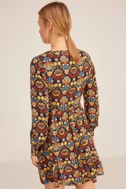 Vestido Corto Escote Cenefas