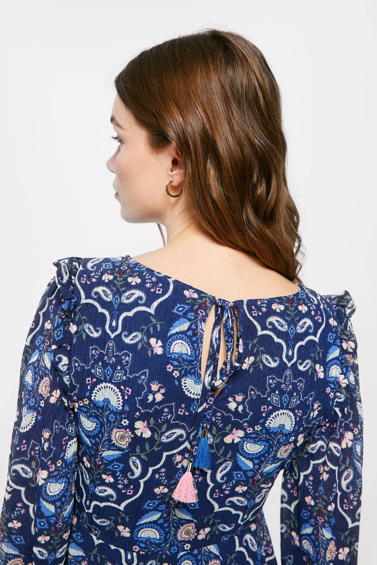 Vestido Corto Hombros Volante