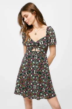 Vestido Corto Lazo Uve Escote