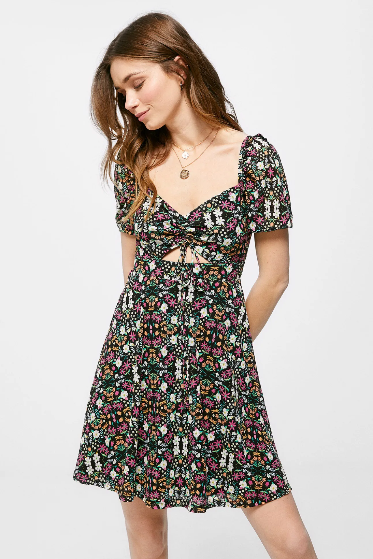 Vestido Corto Lazo Uve Escote