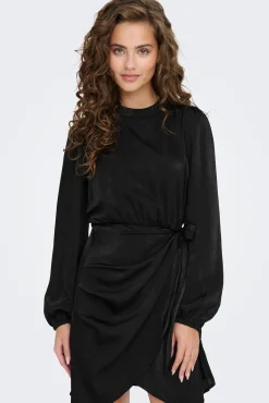 Vestido Corto Satinado