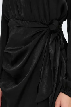 Vestido Corto Satinado
