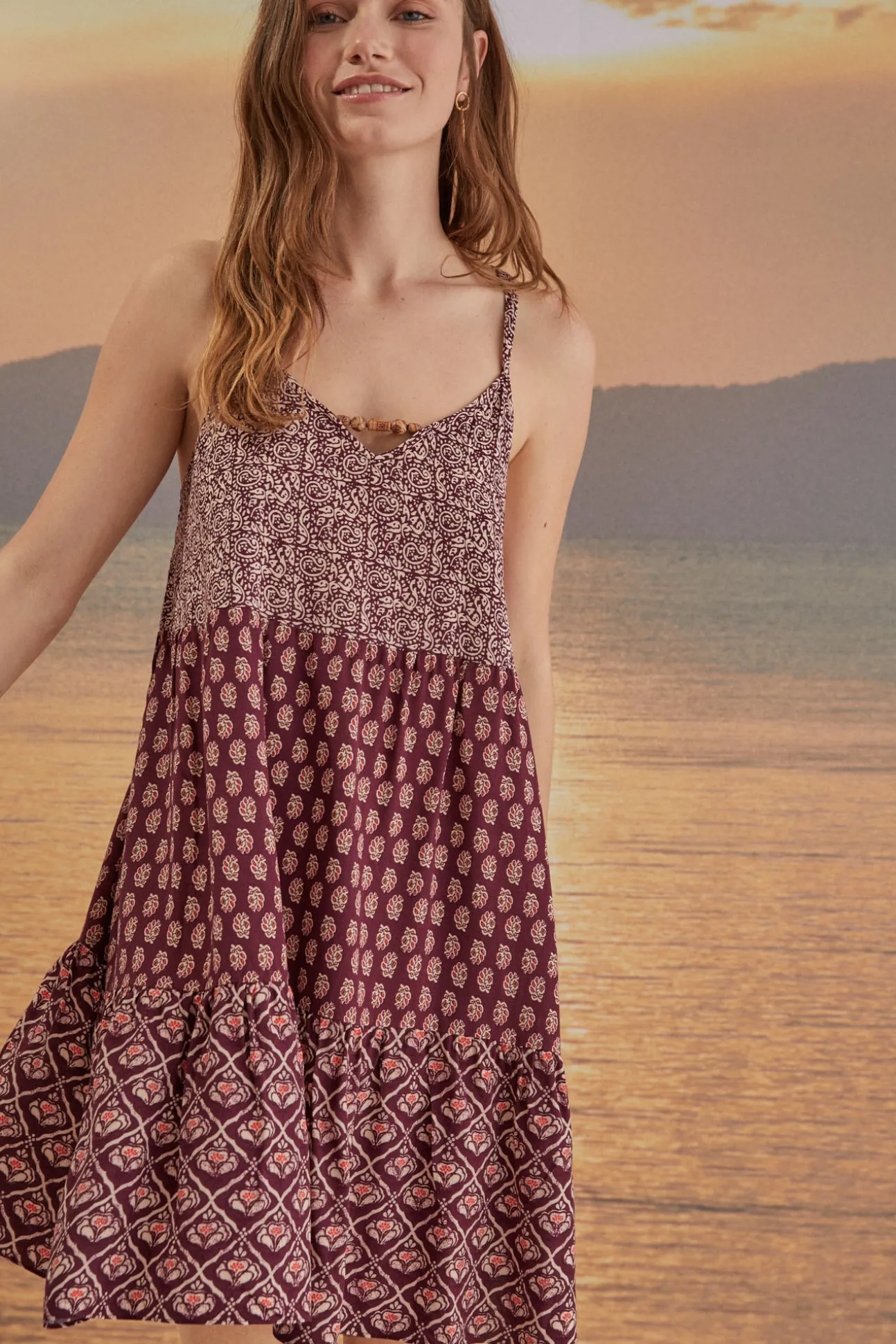 Vestido Corto Tirantes