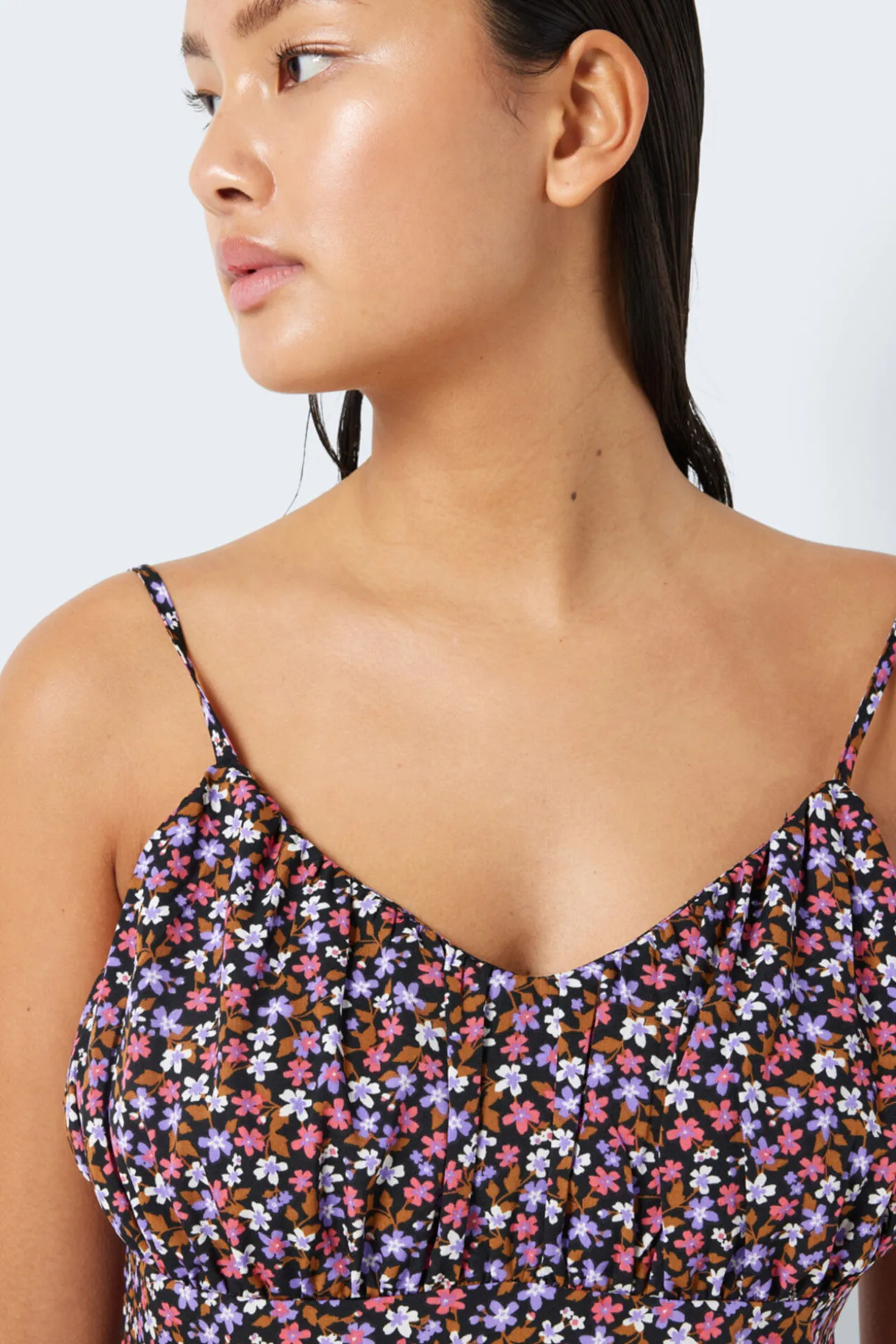Vestido Corto Tirantes