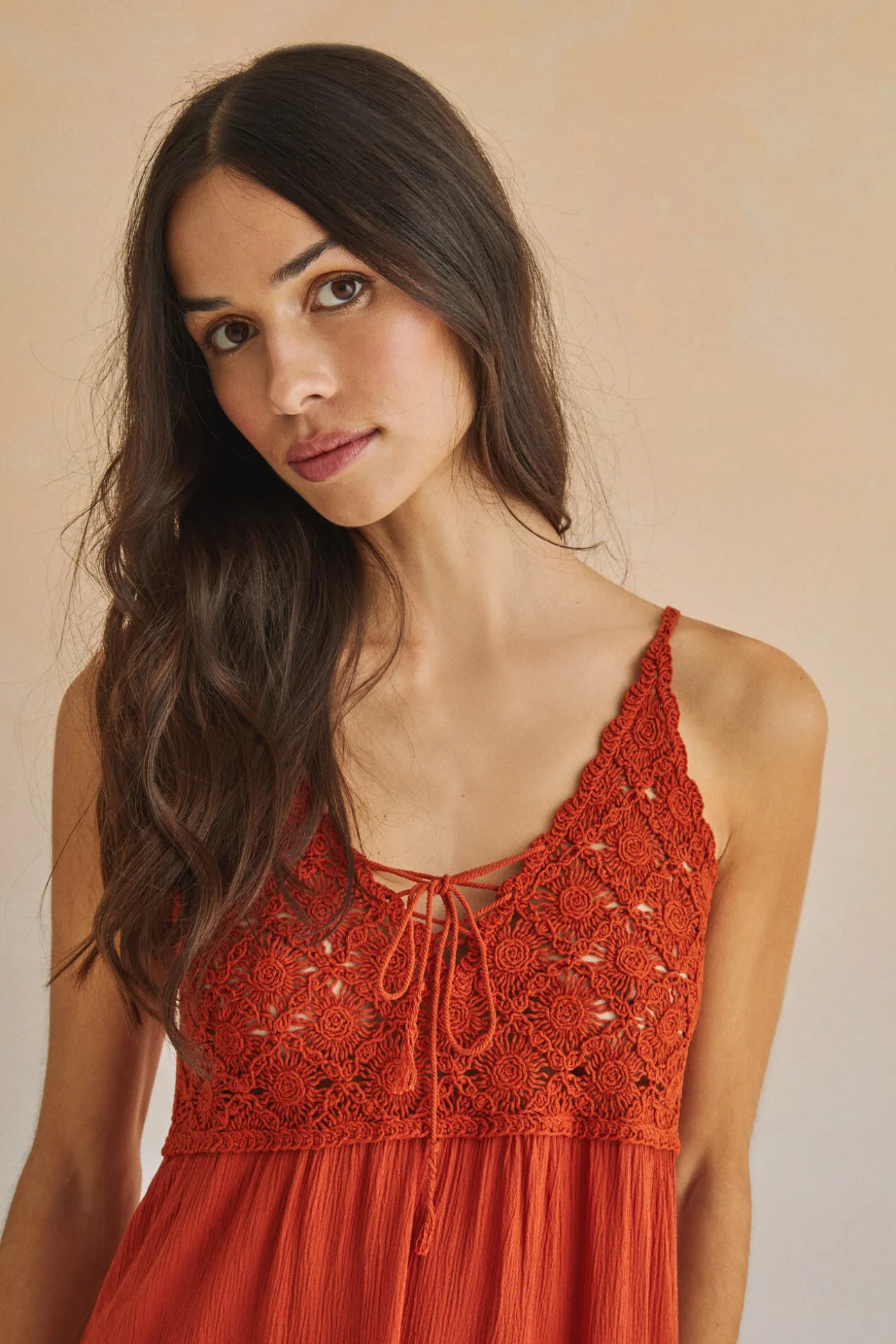 Vestido Corto Tirantes Crochet Pecho