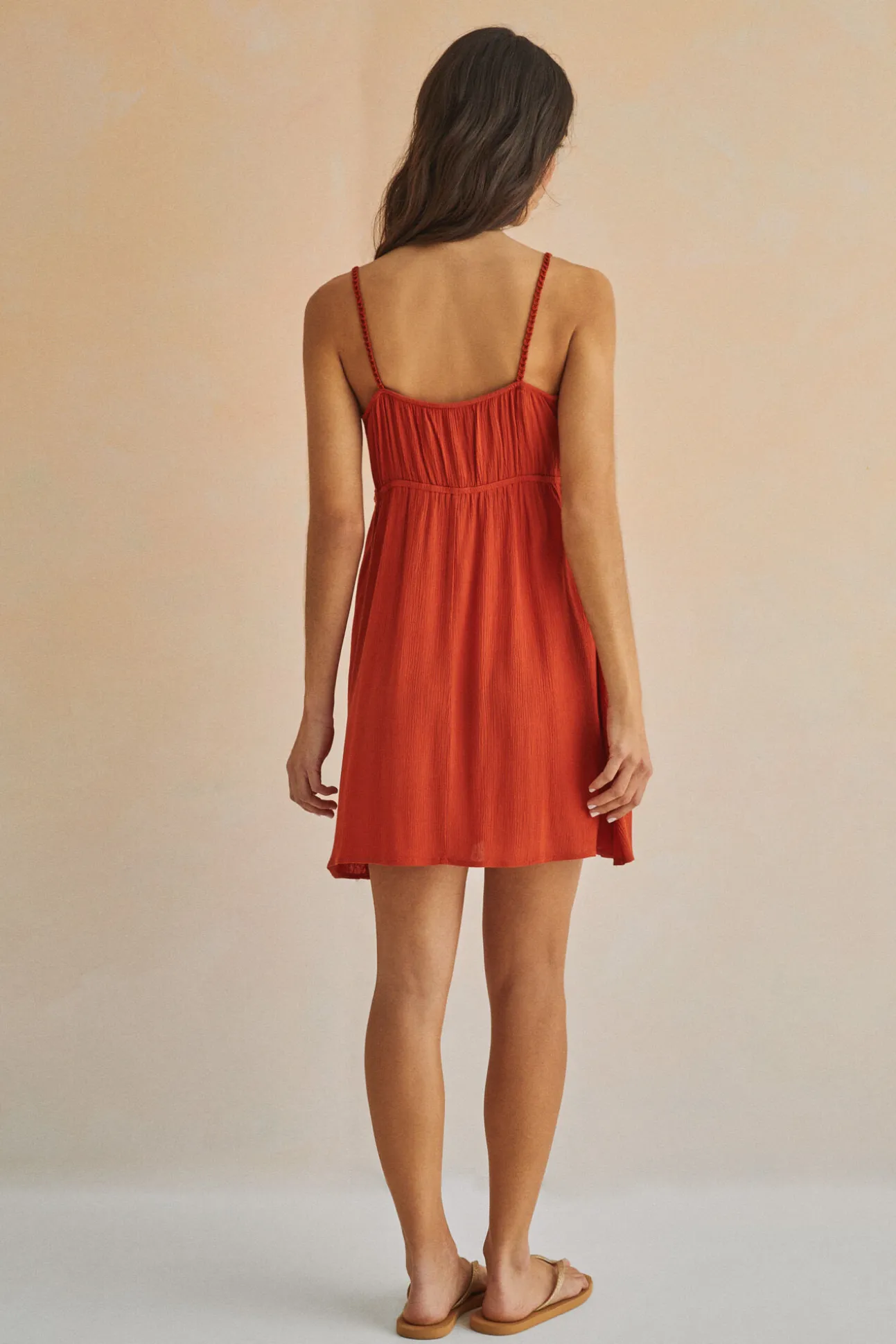 Vestido Corto Tirantes Crochet Pecho