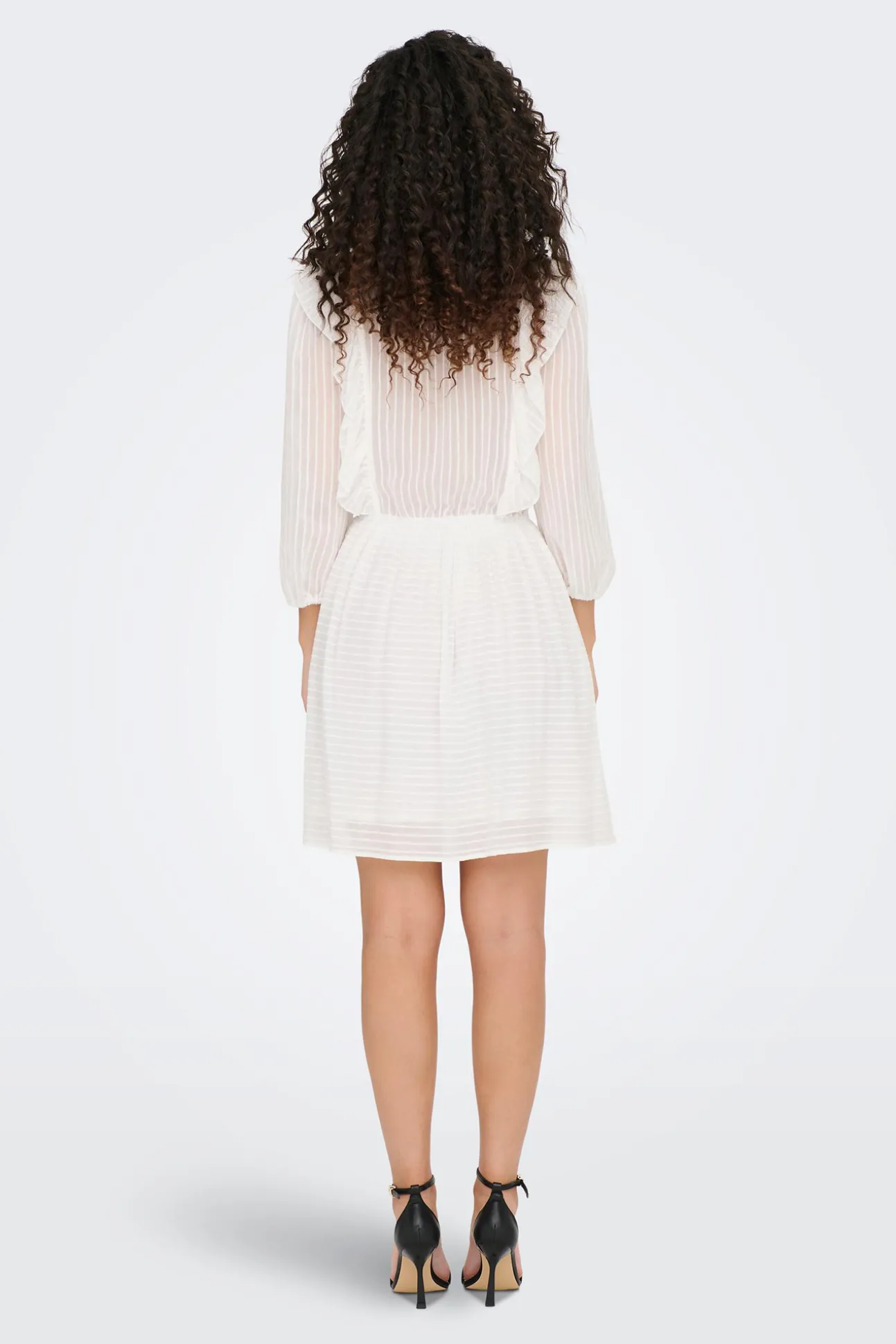 Vestido Corto Volantes