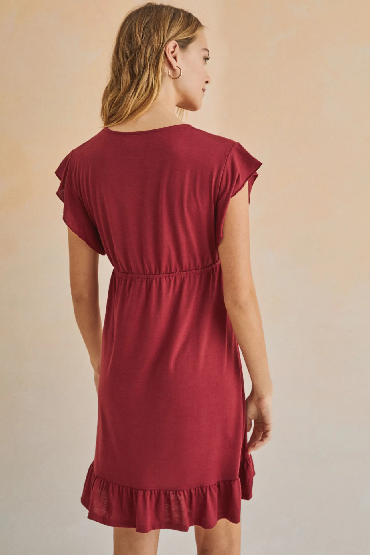 Vestido Corto Volantes Granate