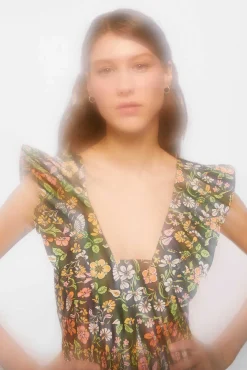 Vestido Corto Volantes Volumen