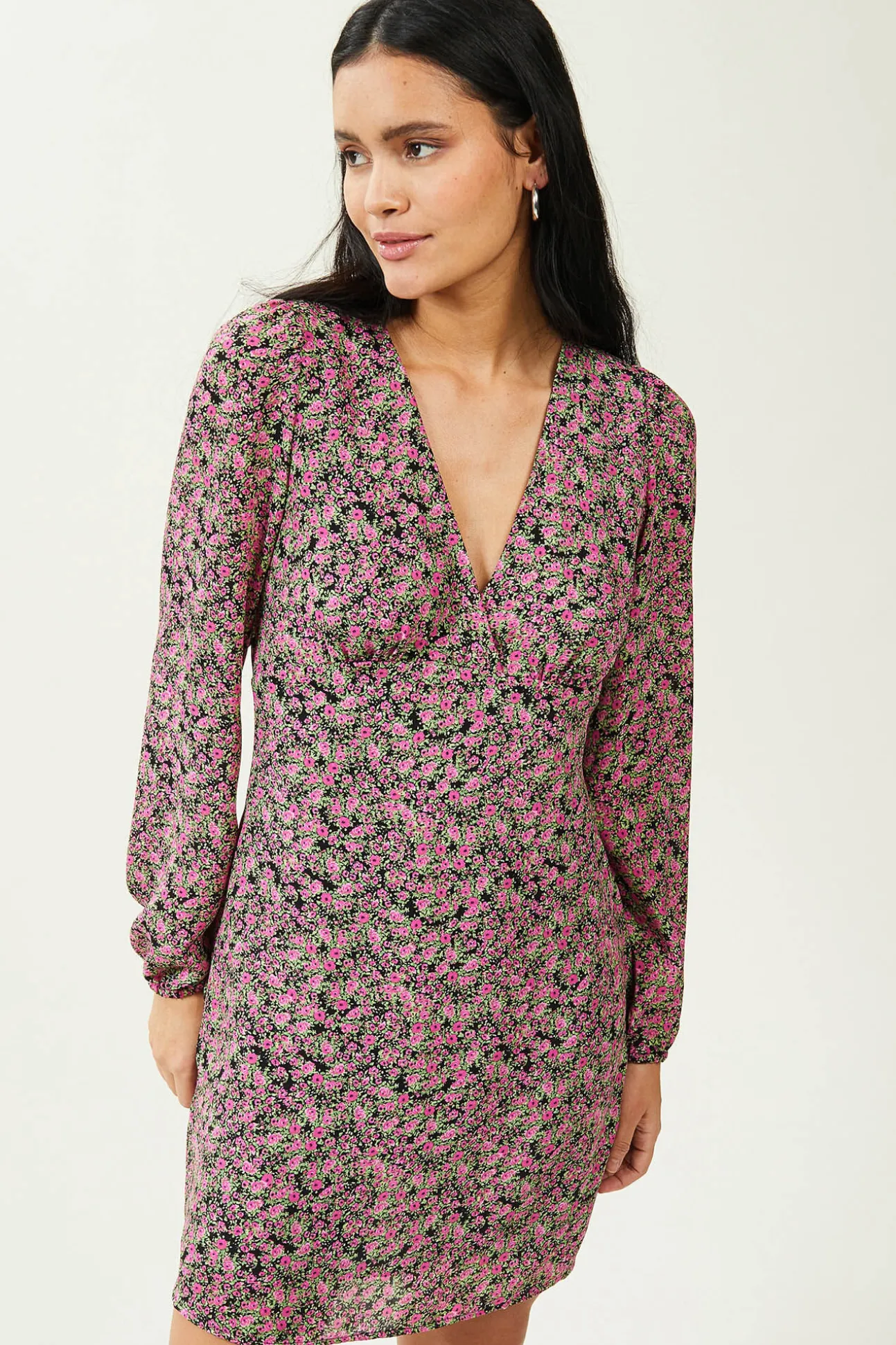 Vestido Corto Y Vaporoso