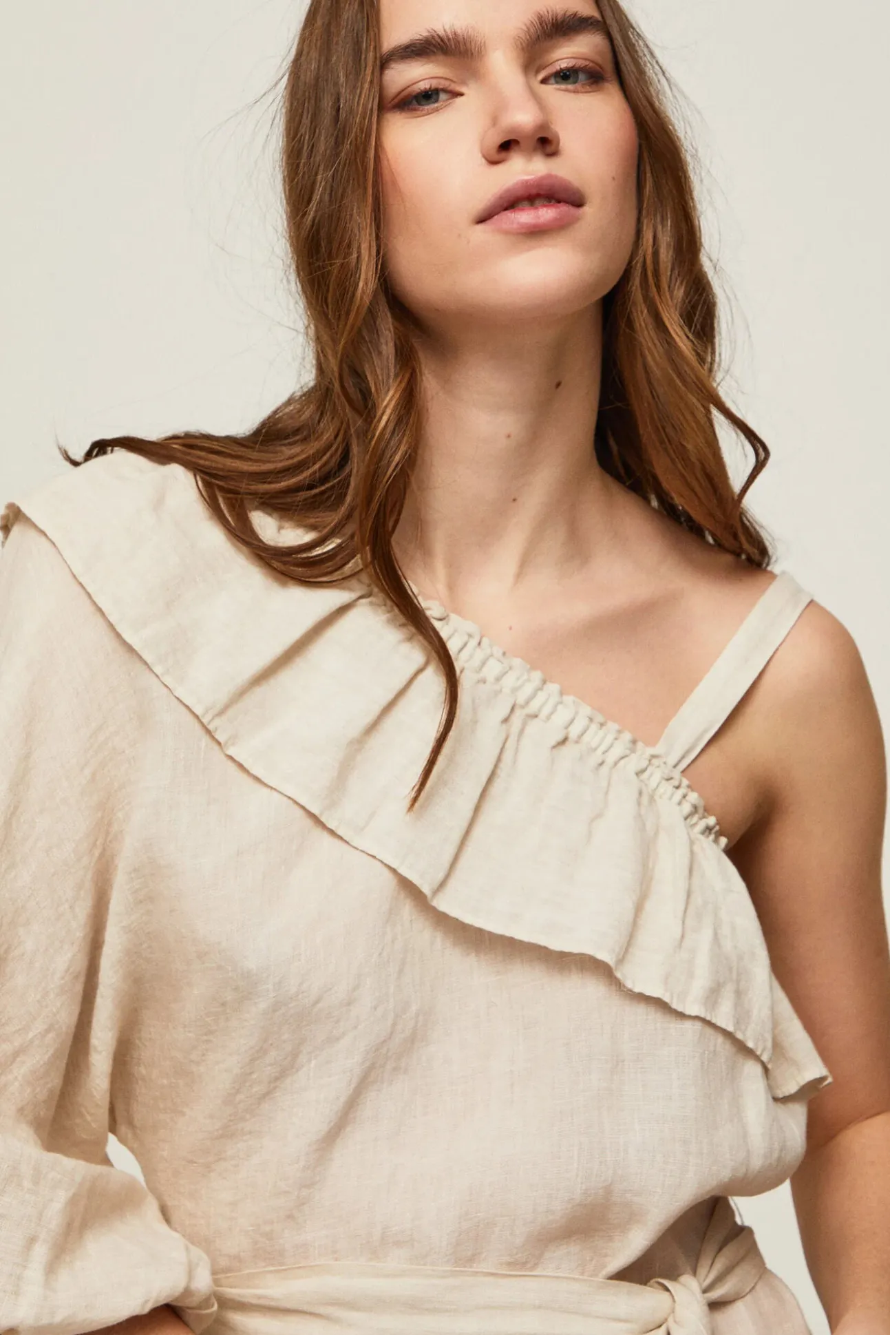 Vestido De Lino Asimetrico.